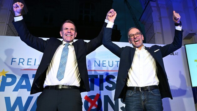 From left: MEP Harald Vilimsky and FPÖ leader Herbert Kickl (Bild: APA/HELMUT FOHRINGER)