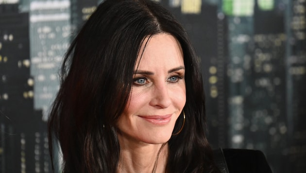 Die Sitcom „Friends“ verhalf Courteney Cox zum weltweiten Durchbruch als Schauspielerin – jetzt feiert sie den 60. Geburtstag. (Bild: APA/AFP/ANGELA WEISS)