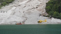 Die Einsatzkräfte versuchten, den Mann zu reanimieren. (Bild: ZOOM Tirol)