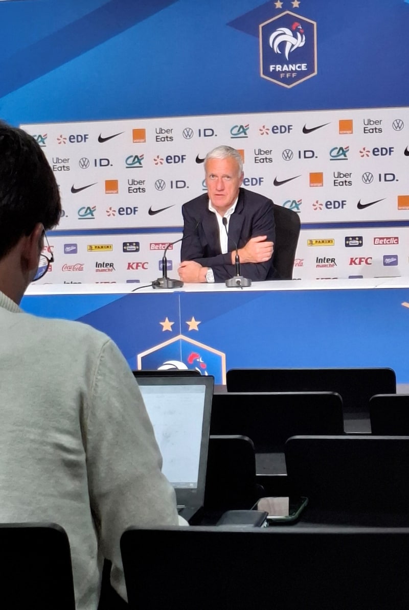 Frankreichs Teamchef Didier Deschamps bei der Pressekonferenz (Bild: Christian Mayerhofer)