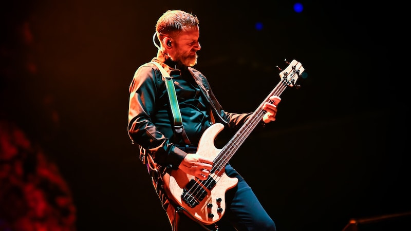 Band-Jungspund Justin Chancellor ist nicht einfach nur Bassist, sondern das Rückgrat des kalifornischen Klang-Fundaments. (Bild: Andreas Graf)