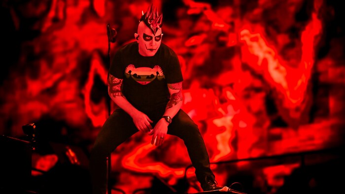 Ein bisschen Horrorclown, ein bisschen Till Lindemann: Maynard James Kennan mag es, wenn es gegen gängige Normen geht.