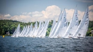 Startversuche gab‘s am Attersee – aber keine einzige Wettfahrt wurde beendet (Bild: UYCA)