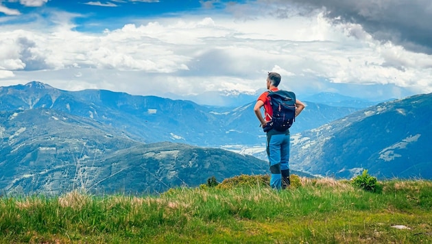 Harmlose Quellwolken, Regenschauer und ein aufziehendes Gewitter – gerade in einem unbeständigen Sommer wie heuer ist am Himmel oft viel los. (Bild: Wallner Hannes)