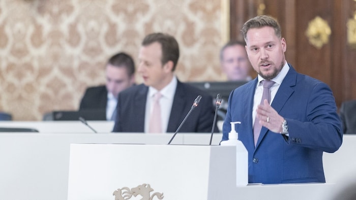 FPÖ-Klubobmann Marco Triller (re.) und ÖVP-Gesundheitslandesrat Karlheinz Kornhäusl.