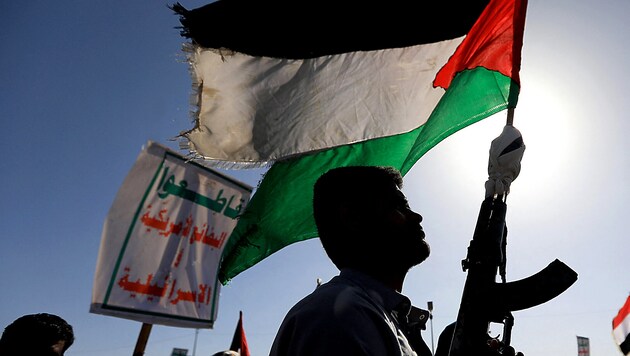 Pro-palästinensische Kundgebung im Jemen (Bild: APA/AFP/MOHAMMED HUWAIS)