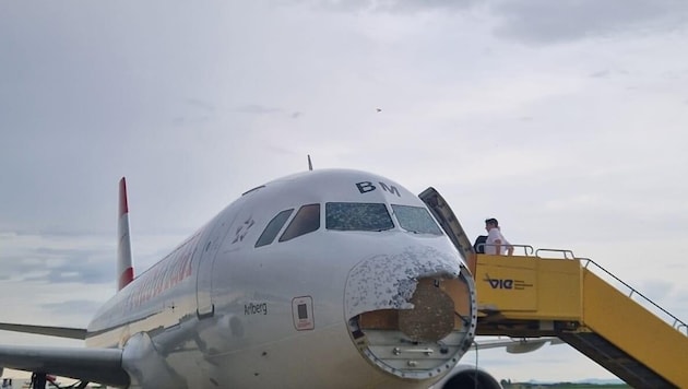 Egy jégeső miatt ez az Airbus, amely hat mühlvierteli embert is szállított, "orra bukott". (Bild: privat)