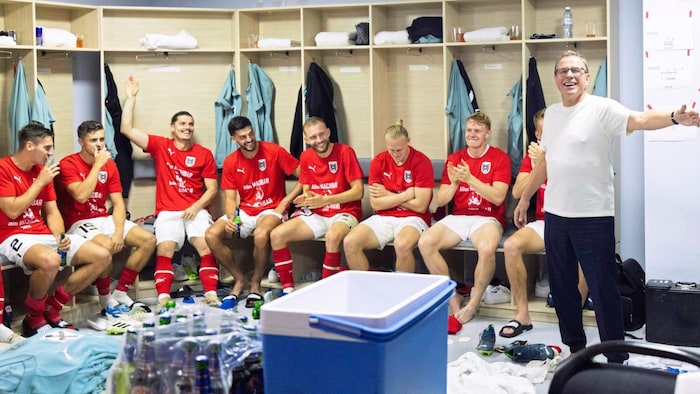 Rangnick hat auch in der Kabine alles im Griff.