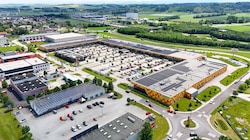 Seit Frühling 2023 werden am Parkplatz des „Frunpark“ in Asten die Kennzeichen automatisch erfasst. (Bild: Dostal Harald)