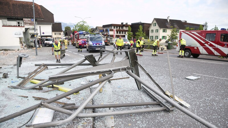 Polizei und Feuerwehr waren umgehend vor Ort. (Bild: Mathis Fotografie)