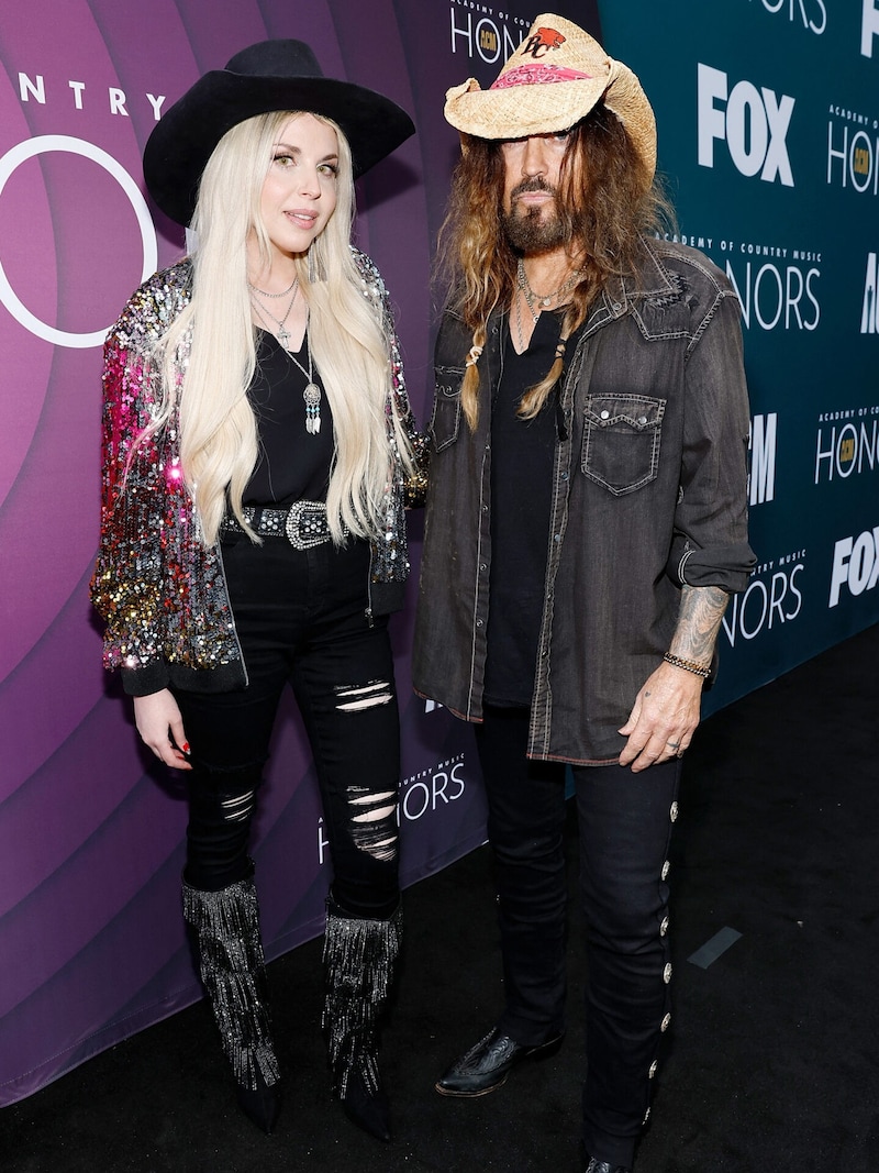 Firerose ve Billy Ray Cyrus (Bild: APA/Getty Images via AFP/GETTY IMAGES/Jason)