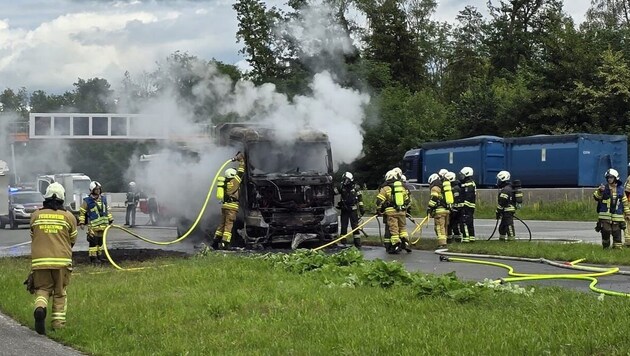 Der Lastwagen brannte komplett aus. (Bild: Markus Tschepp)