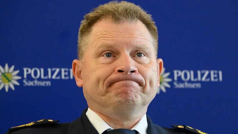 Polizeipräsident Carsten Kaempf: „Der Verlust eines Kindes zerreißt einem das Herz.“ (Bild: APA/dpa/Robert Michael)