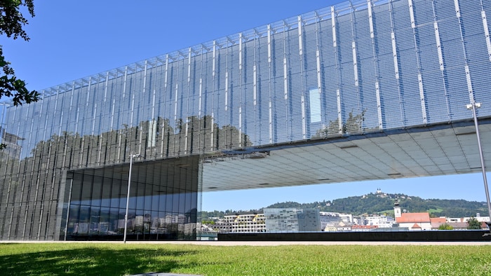 Free dance classes, held by local and international instructors, will take place daily in front of the Linz Lentos until June 23. For all ages, all levels. From African dance to hip hop and yoga - anyone who wants to can join in.Date: from Thursday, June 13, 5 p.m. Infolink: www.impulstanz.com Free dance classes, held by local and international instructors, will take place daily in front of the Linz Lentos until June 23. For all ages, all levels. From African dance to hip hop and yoga - anyone who wants to can join in.Date: from Thursday, June 13, 5 p.m. Infolink: www.impulstanz.com