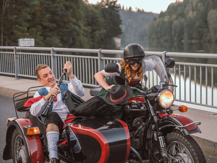 40 Musikkapellen mit rund 2000 Musikern aus dem Mühl- und Innviertel sowie Bayern zeigen beim XXL-Bezirksmusikfest am Sportplatz in Neustift im Mühlkreis „Musik kennt keine Grenzen“.  Datum: Samstag, 15. Juni, Marschwertung um 16.15 Uhr und Sonntag, 16. Juni, ab 9.30 Uhr Infolink: www.mv-rannariedl.com