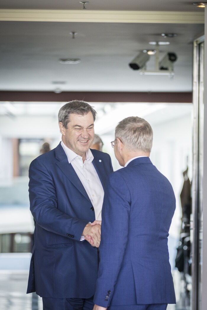 Stelzer traf in München Markus Söder. Themen waren die Bezahlkarte für Asyl- werber und die ...