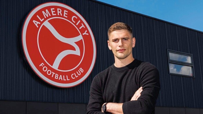 Jonas' new sporting home: Almere City.