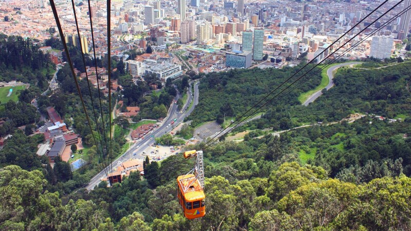 Ein Muss in Bogotá: der Mount Monserrate (Bild: stock.adobe.com/Worldwide Pictures)