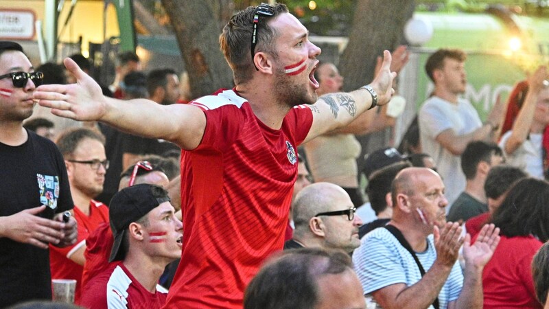 Spätestens am 17. Juni 2024, um 21.00 Uhr, wird auch ganz Österreich das Fußballfieber packen, wenn die österreichische Nationalmannschaft gegen „Les Bleus“ spielt. (Bild: HANS PUNZ / APA / picturedesk.com)