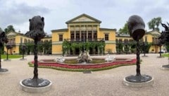 Bad Ischl im Salzkammergut: Kaiservilla und Ai Weiweis „Zodiac Heads“ beim Springbrunnen (Bild: Einöder Horst)