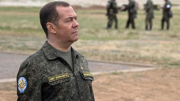 Dmitry Medvedev, one of Vladimir Putin's closest confidants (Bild: AFP/SPUTNIK/Yekaterina SHTUKINA)