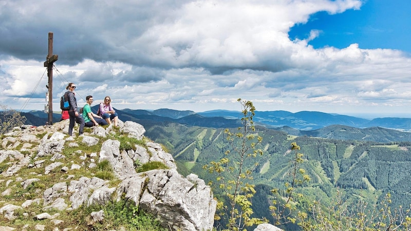 Allein dieser Ausblick lohnt den Aufstieg  (Bild: Weges)