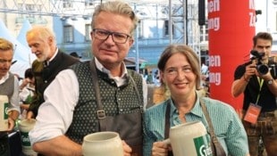 Für Christopher Drexler sind die Kommunisten (im Bild: die Grazer Bürgermeisterin Elke Kahr) ...
