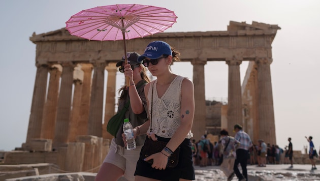 An end to the heatwave is in sight: on Friday, it is expected to rain in northern Greece. After that, northerly winds are expected to set in. (Bild: AP)