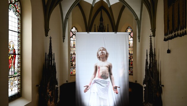 Jesus as a child with the five wounds in a church on Lake Traunsee (Bild: Wenzel Markus/Markus Wenzel)