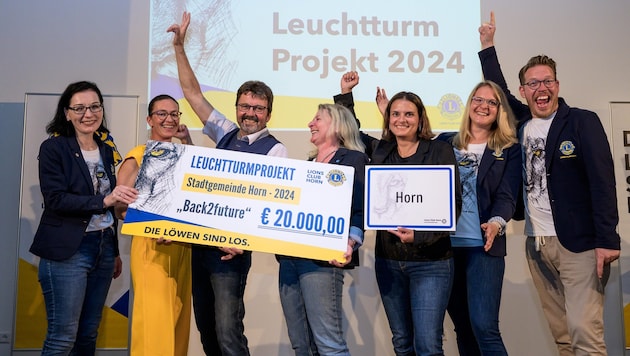 Ein Jugendprojekt strahlte für die Lions am Hellsten: 20.000 Euro gab es für die Stadtgemeinde Horn zur Erfüllung ihres Wunsches. (Bild: Molnar Attila)