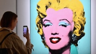 Auch Werke von Andy Warhol (Symbolbild) samt dessen Unterschrift waren im Angebot.