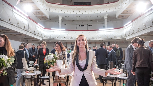 Maria Großbauer präsentiert „ihr“ neues Theater. (Bild: Doris_SEEBACHER)