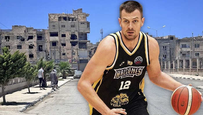 Der Kärntner Rasid Mahalbasic zeigt auf diesem Bild, wie es in Benghazi derzeit aussieht ...
