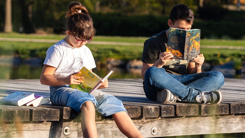 Für die kleinen Entdecker präsentiert Bookbot eine Vielzahl von Geschichten, die das Herz jedes Kindes höherschlagen lassen. Abenteuer mit mutigen Helden, fantasievolle Welten voller Magie und Zauber sowie lehrreiche Erzählungen, die die Neugierde wecken und zum Träumen einladen. (Bild: Bookbot)