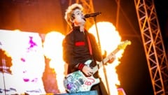 Ein Hitfurioso mit viel Feuer und juveniler Attitüde: Green Day eröffneten als erster Headliner das diesjährige Nova Rock. (Bild: Andreas Graf)