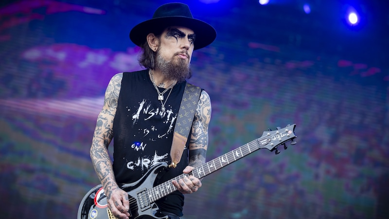 Ein bisschen Amish, ein bisschen „Jeepers Creepers“: Jane‘s Addiction Kultgitarrist Dave Navarro (Bild: Andreas Graf)