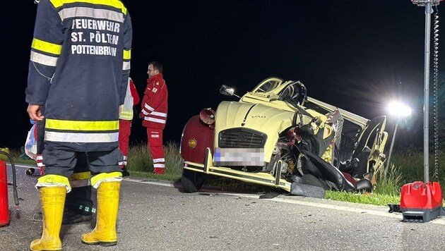 Die Lenkerin krachte mit ihrem Pkw in einen entgegenkommenden Klein-Lkw. (Bild: DOKU-NÖ)