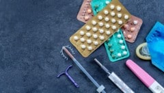 Millionen Frauen und Mädchen weltweit, die eine Schwangerschaft verhindern oder hinauszögern ...