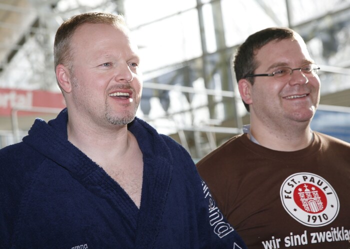 Bevor sich Raab 2015 aus dem Fernsehen verabschiedete, waren er und Elton das absolute ...