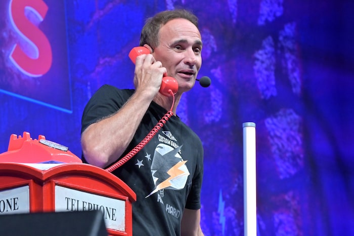 Gewinnen Sie einen exklusiven Live-Anruf. 