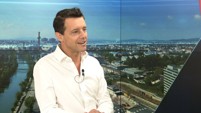 Chirurg Rolf Bartsch im krone.tv-Talk