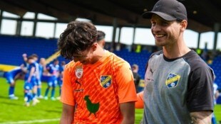 Florian Hart (r.) verlässt Stripfing.