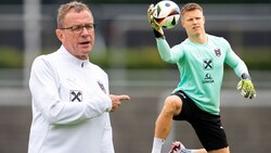 Ralf Rangnick (links) setzt auf Patrick Pentz. (Bild: APA/GEORG HOCHMUTH)