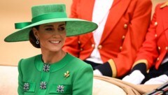 Rund zweieinhalb Monate nach Bekanntgabe ihrer Krebserkrankung will Prinzessin Kate wieder öffentliche Termine wahrnehmen. (Bild: APA/AFP/Daniel LEAL)