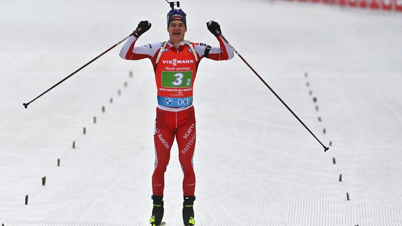 Niklas Hartweg jubelt im März 2023 über den zweiten Platz in Nove Mesto. (Bild: AFP)
