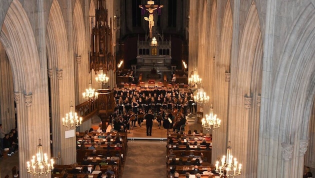 Die Chöre des Stiftsgymnasiums Admont und der Kirchenchor Admont singen bei der Uraufführung mit  (Bild: Stiftsgymnasium Admont)