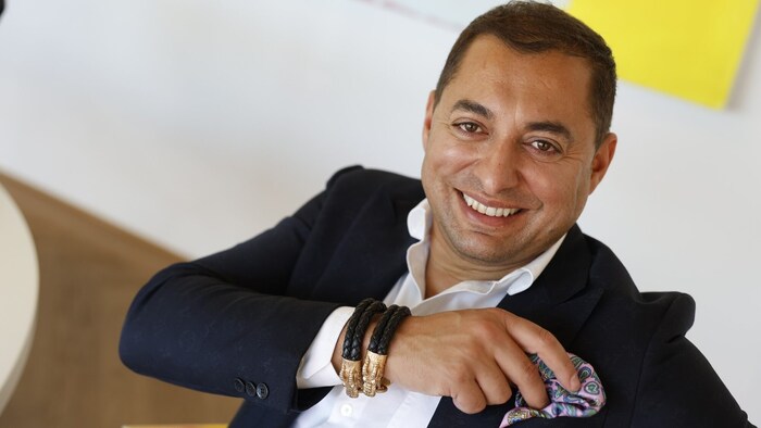 Michael attaches great importance to matching the accessories to the outfit.