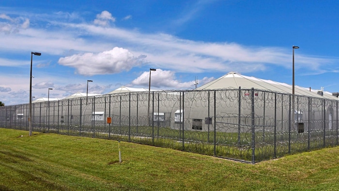 Im Brevard County Jail herrschen raue Sitten. Das muss jetzt seit Ende April auch Marc D. am ...