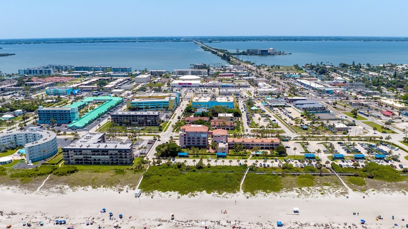 İlk buluşma Florida'daki Cocoa Beach'te gerçekleşmiş, ardından bir otelde ölümcül bir aşk gecesi yaşanmıştı. (Bild: stock.adobe.com/Creative Studio 79)