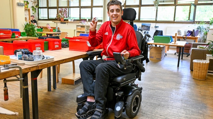 Patrick ist überglücklich über die neue Bewegungsfreiheit